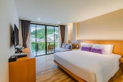 Deluxe kingsizekamer — The Lunar Patong